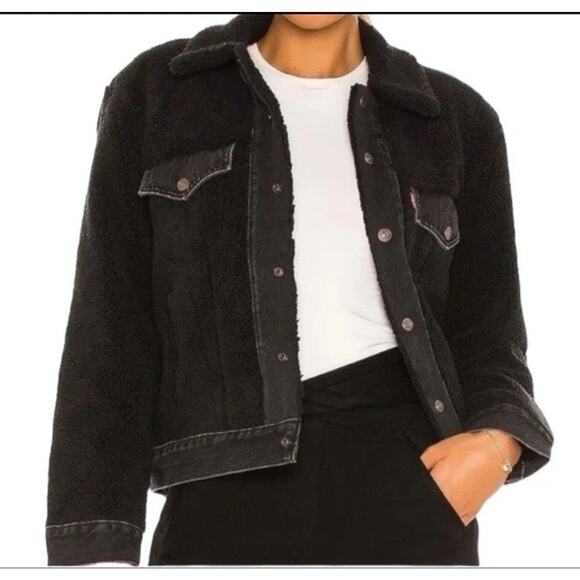 Levi’s Premium Ex-boyfriend Sherpa Trucker Jacket MSRP 168 Button Snaps XS - Picture 1 of 5